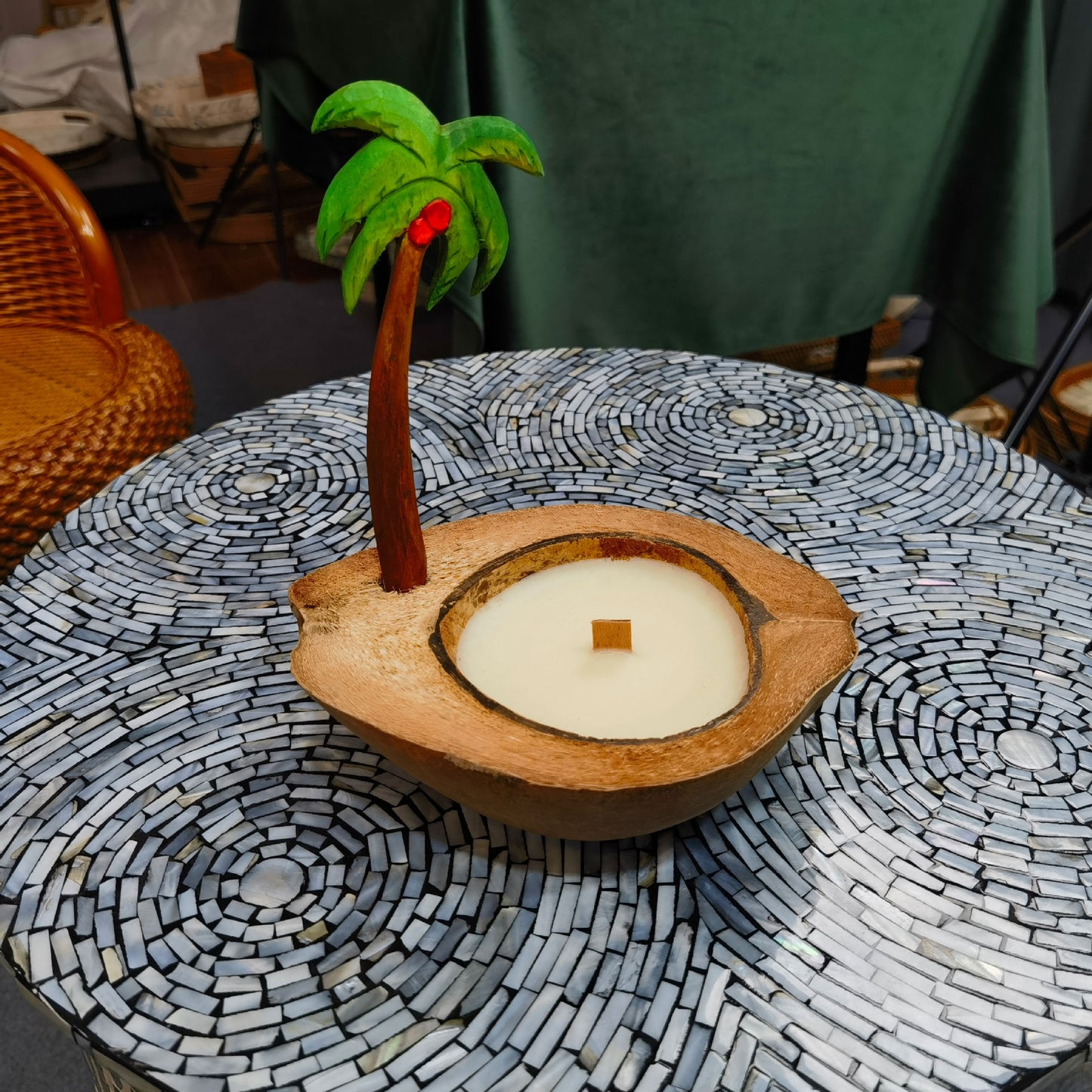 Natural Boat-shaped Coconut Shell Scented Candle