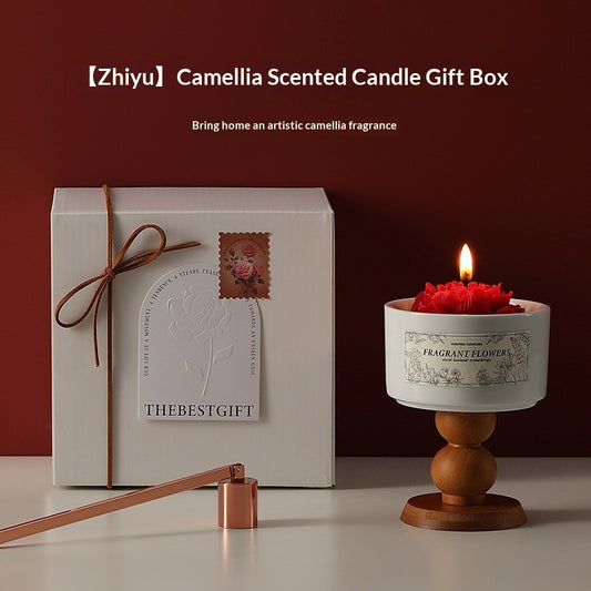 Camellia-scented Candle In A Stem Glass For A Premium, Sophisticated Vibe