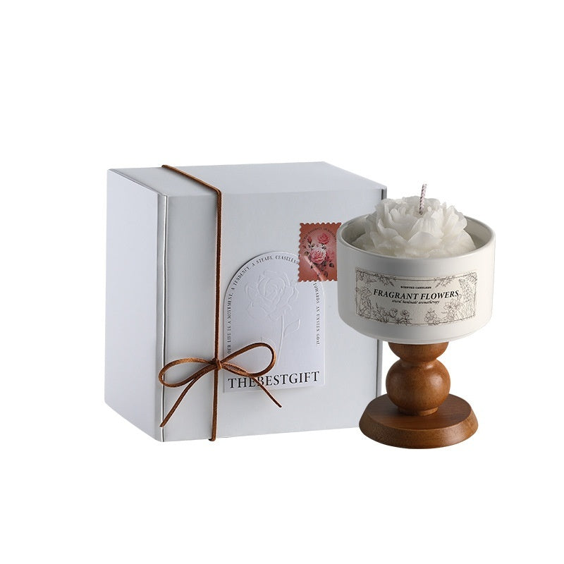 Camellia-scented Candle In A Stem Glass For A Premium, Sophisticated Vibe