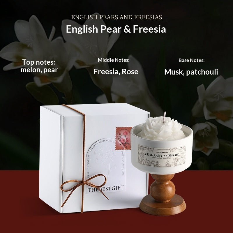 Camellia-scented Candle In A Stem Glass For A Premium, Sophisticated Vibe