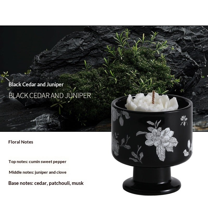 Camellia-scented Candle In A Stem Glass For A Premium, Sophisticated Vibe